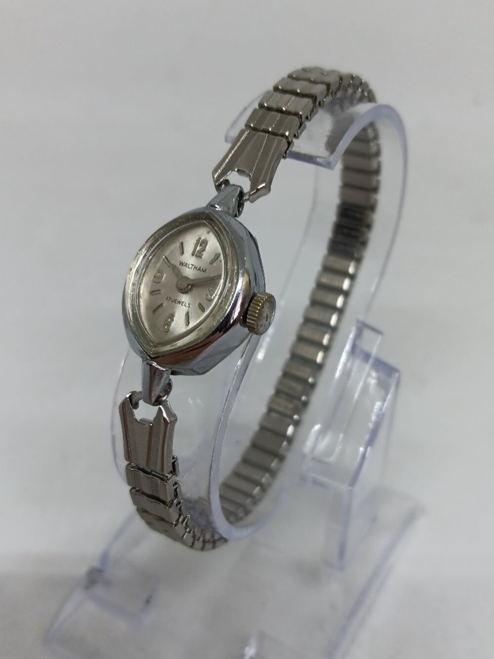VINTAGE 1960s Waltham Women's 17 x 19mm Manual Wind 17 Jewel Cocktail Watch